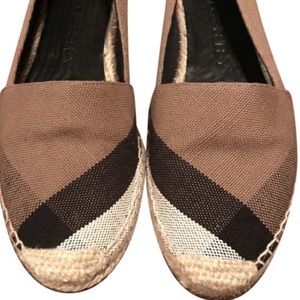 Burberry flats